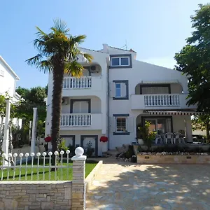 Lucija Apartmán Pula