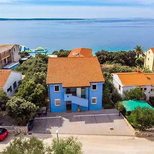 Modra Kuca Apartmán Mandre